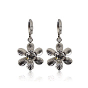 Charmant Platinum Plated Flower Design Cubic Zirconia Huggie oorbellen