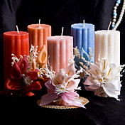 bunte Kerze mit Blumen