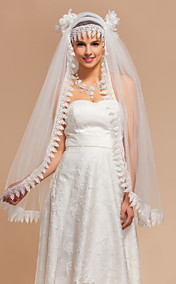 Elegant One-tier Fingertip Wedding Veils With Lace Applique Edge