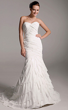 Tiered Trumpet/Mermaid Court Train Chiffon Wedding Dress with Ruffles