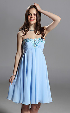 Sheath/Column Scalloped Knee-length Chiffon Cocktail Dress