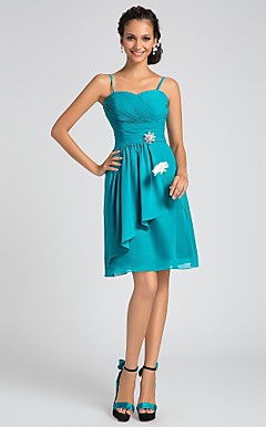 A-line Sweetheart Knee-length Chiffon Bridesmaid Dress