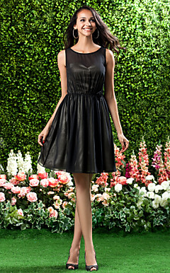 A-line Scoop Knee-length Chiffon Bridesmaid Dress