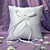  elegant rose ring pude i hvid satin med broderi