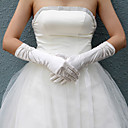 mariée en satin doigts des gants jusqu'au coude