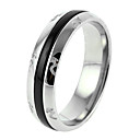 plata de los hombres con anillo de acero negro de titanio