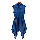 Tasca della camicia vestito pieghettato delle donne